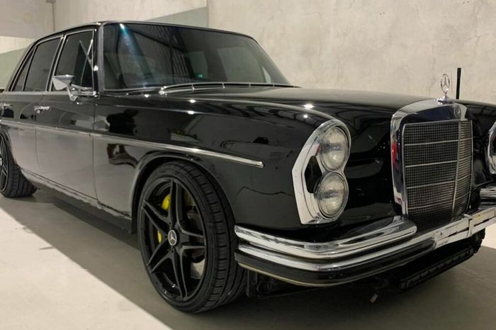 Mercedes-Benz W108 tua punya tenaga muda dari mesin AMG S 63