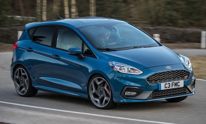 versi standar Ford Fiesta ST 2018