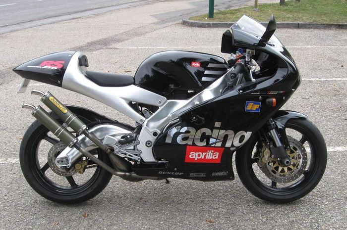 Aprilia RS250 versi standar