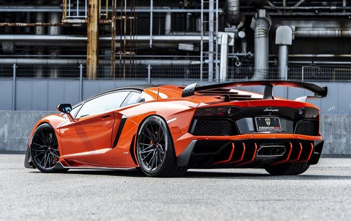 Modifikasi Lamborghini Aventador ditopang kaki-kaki kandas
