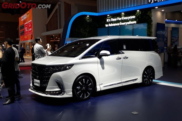 Harga Toyota Alphard terpantau stabil per April 2025
