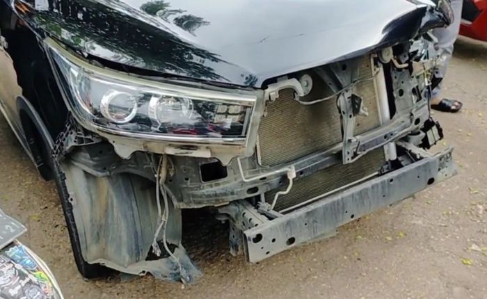 Ciri-ciri mobil bekas tabrakan.