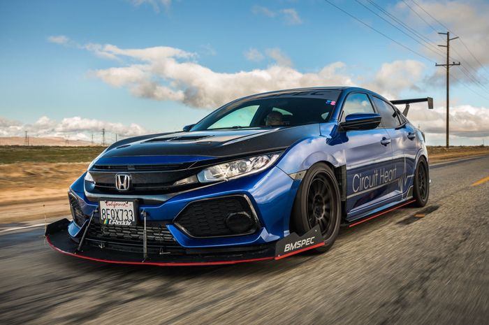 Modifikasi Honda Civic Hatchback Tubro milik Brian Ma tampil sangar beraura balap