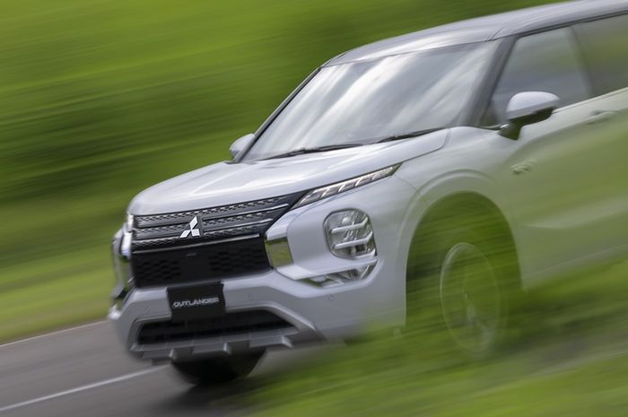 Teaser terbaru Mitsubishi Outlander PHEV.