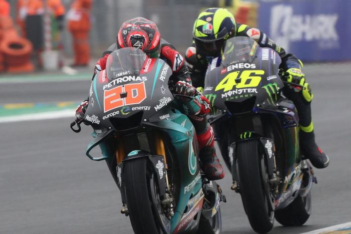 Fabio Quartararo mampu menjadi tercepat di sesi Warm Up MotoGP Prancis 2019, Valentino Rossi ke-10
