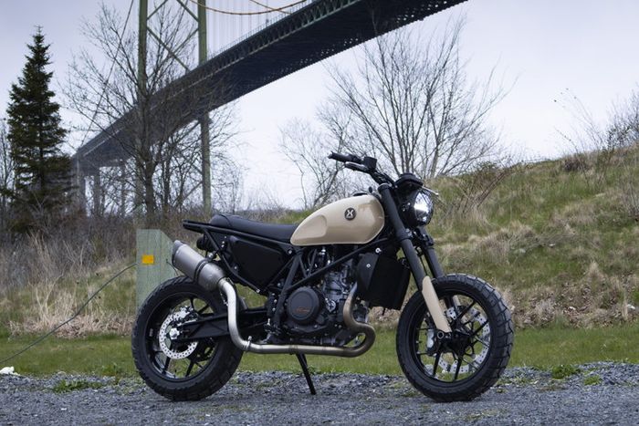 KTM Duke 690 scrambler yang menawan