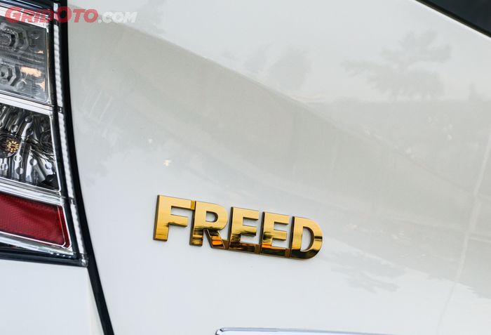Full emblem emas Honda Freed Hybrid GP3