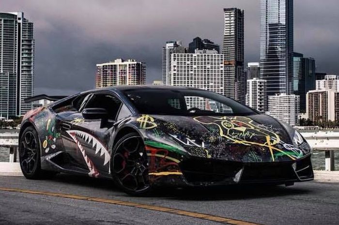   Lamborghini Huracan pakai kelir graffiti