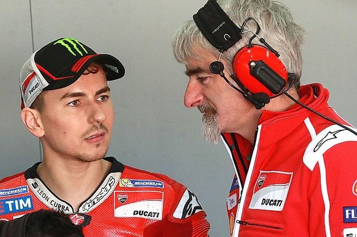 Jorge Lorenzo bersama Luigi Dall'Igna (bos Ducati)