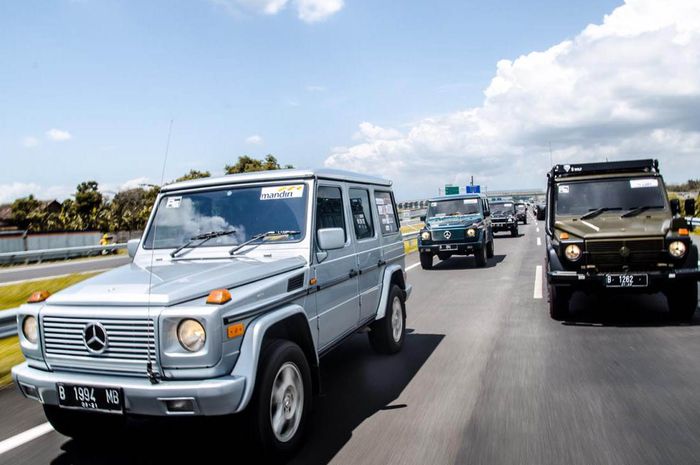 Mercedes Jip Indonesia menuju Jawa Timur