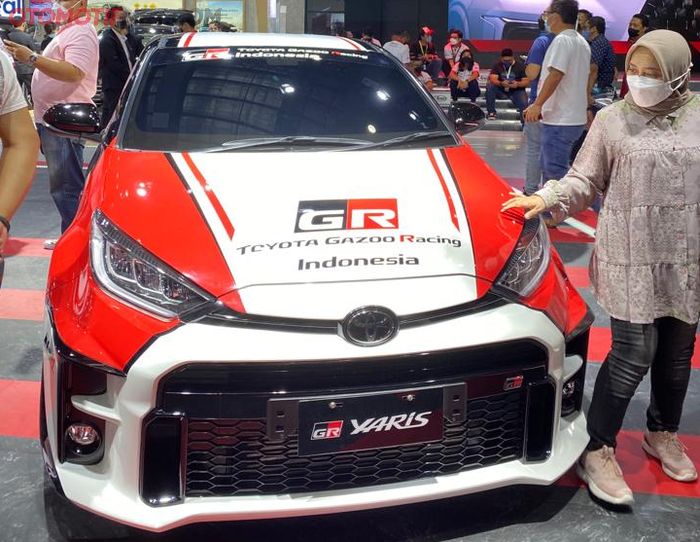 GR Yaris inspirasi mobil balap WRC. Outfit juga harus eye catching