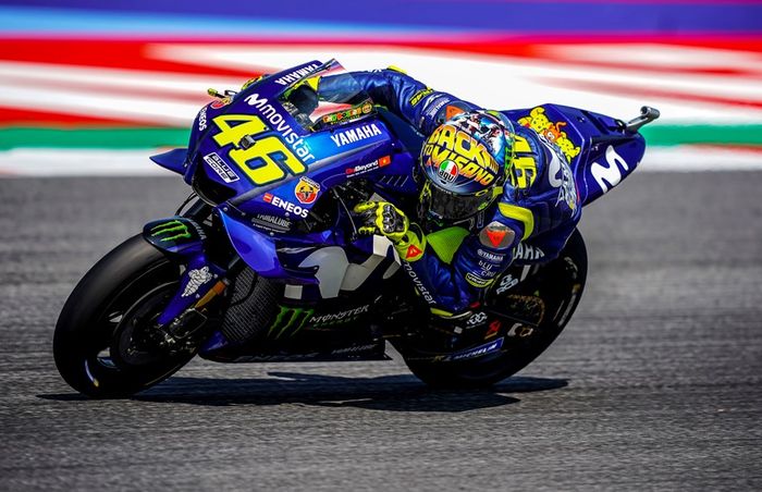 Usai kualifikasi MotoGP San Marino, Valentino Rossi mencari tahu bagaimana motor Yamaha M1 andalannya bisa sedikit lebih cepat