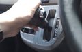 Penyebabnya Sepele Tapi Bikin Ngeri, Tuas Transmisi Mobil Matik Bisa Pindah Posisi Saat Tersenggol