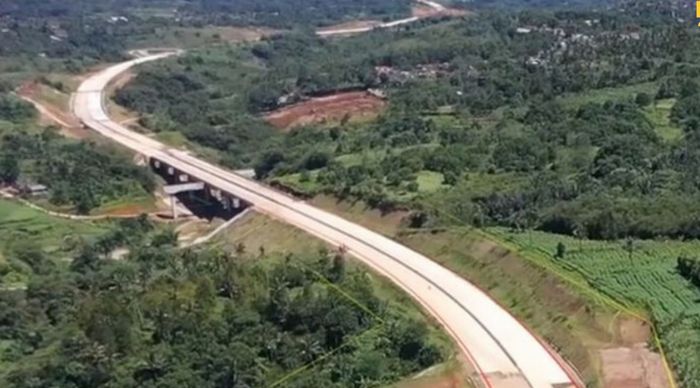 Pembangunan Jalan Tol Ciawi-Sukabumi Seksi 2 ruas Cigombong-Cibadak.