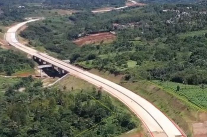 Pembangunan Jalan Tol Ciawi-Sukabumi Seksi 2 ruas Cigombong-Cibadak.