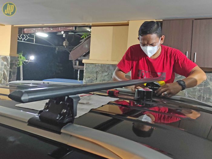 Sewa Roofbox Jabodetabek langsung menangani proses antar-jemput dan bongkar-pasang dirumah.