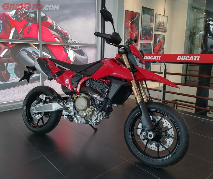 Ducati Hypermotard 698 Mono resmi dijual di Indonesia 
