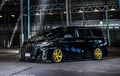 Toyota Alphard Tampil Gaya, Pelek Mentereng Kontras Dengan Bodinya 