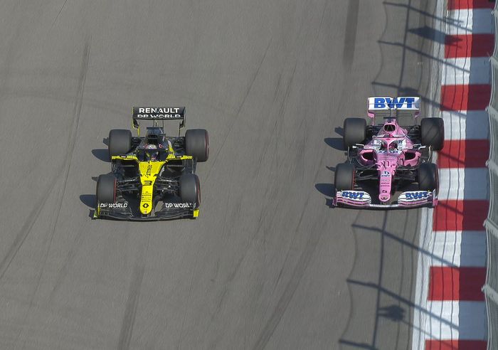Pertarungan sengit terjadi antara Sergio Perez (Racing Point) dan Daniel Ricciardo (Renault) dalam memperebutkan posisi kelima