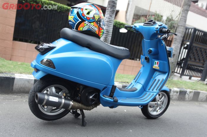 Vespa S 125 3V pede tampil bergaya racing daily