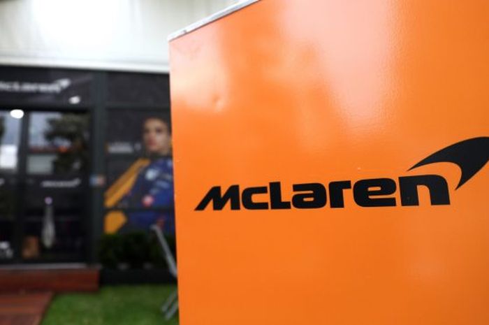 Tim McLaren kembali ke Inggris setelah menjalani karantina selama dua minggu di Melbourne
