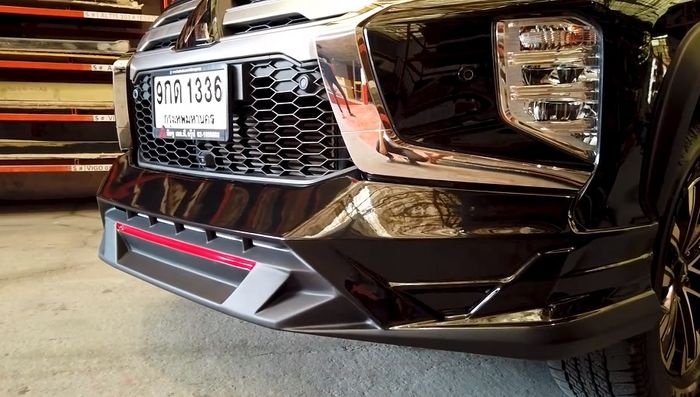 Bumper depan Mitsubishi Pajero Sport facelift dibuat agresif