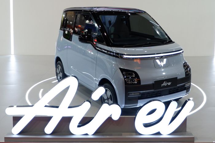 Umurnya baru setahun, Wuling Air ev sudah kokoh jadi mobil listrik paling laris di Indonesia.