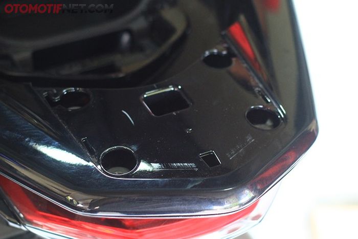 Pasang Bracket Box di All New Honda PCX 150 (Gbr.5)