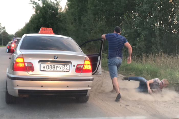 Supir taksi di Rusia yang tega usir penumpangnya gara-gara buang sampah sembarangan