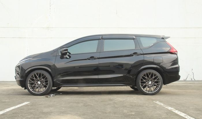 Xpander tampak samping