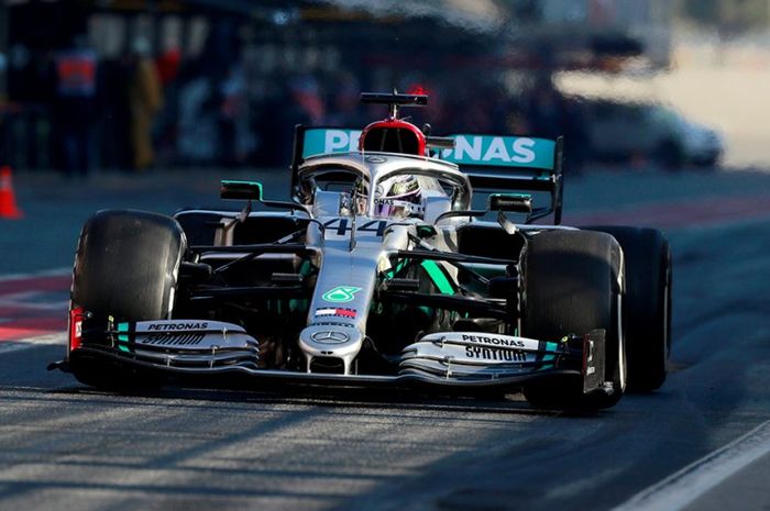 Tes pramusim F1 Barcelona hari kedua, Lewis Hamilton dan tim Mercedes jadi pusat perhatian karena sistem DAS