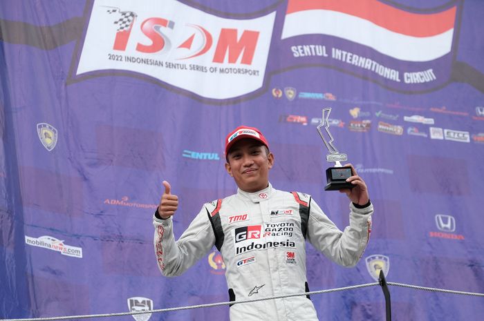 Pembalap tim Toyota Gazoo Racing Indonesia, Demas Agil naik podium kedua Kejurnas ITCR Max 1.600 di seri ke-4 ISSOM