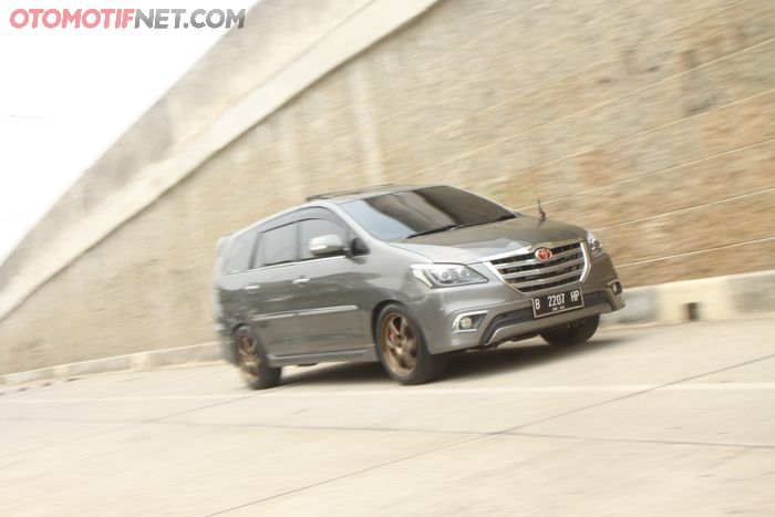 Dari luar kelihatan biasa aja. Tapi kalau sudah ngebut, wuuzzz&hellip;