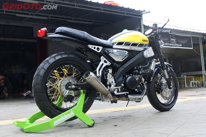 Yamaha XSR 155 dari FATMOTORSPORT