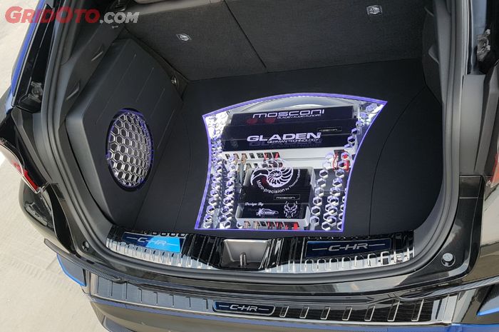 bagasi Toyota C-HR dengan konsep audio SQ