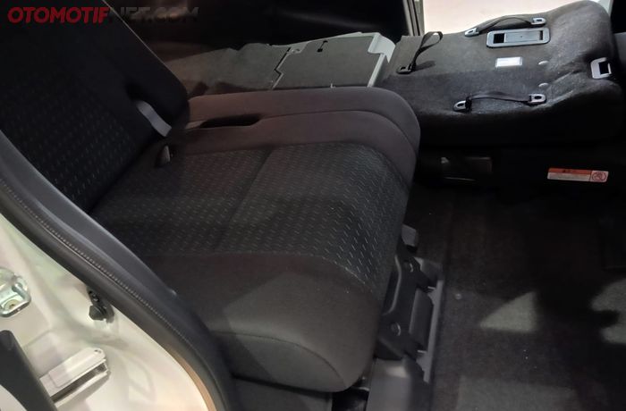 Kabin belakang Toyota Roomy 1.0 Turbo