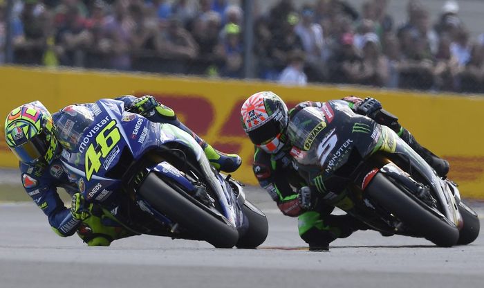 Valentino Rossi dan Johann Zarco