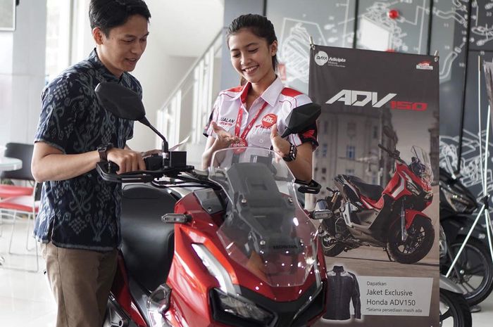 (Ilustrasi) Penjualan motor di salah satu dealer Honda Jawa Barat