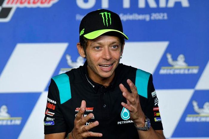 Valentino Rossi saat mengumumkan pensiun menjelang MotoGP Styria 2021