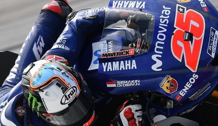 Semakin Di Depan slogan Yamaha Indonesia malah nongolnya di tebeng depan kanan motor YZR-M1 Maverick Vinales