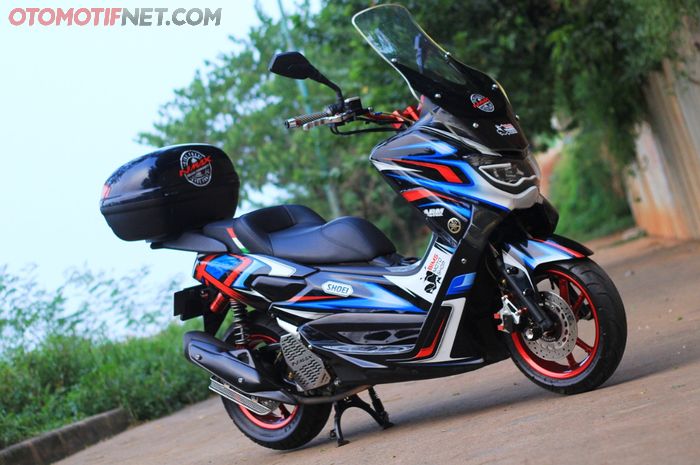 Yamaha NMAX Siap Turing, Charger HP Tinggal Colok, Bagasi Makin Luas