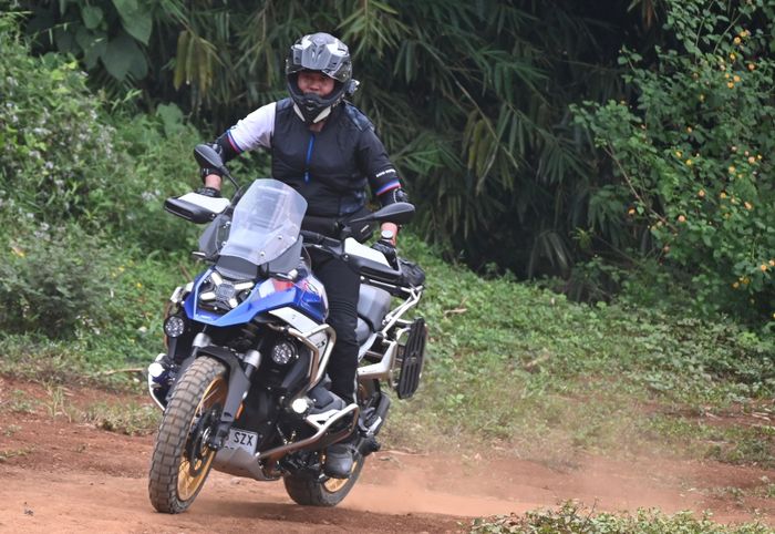 BMW R 1300 GS by ERI.