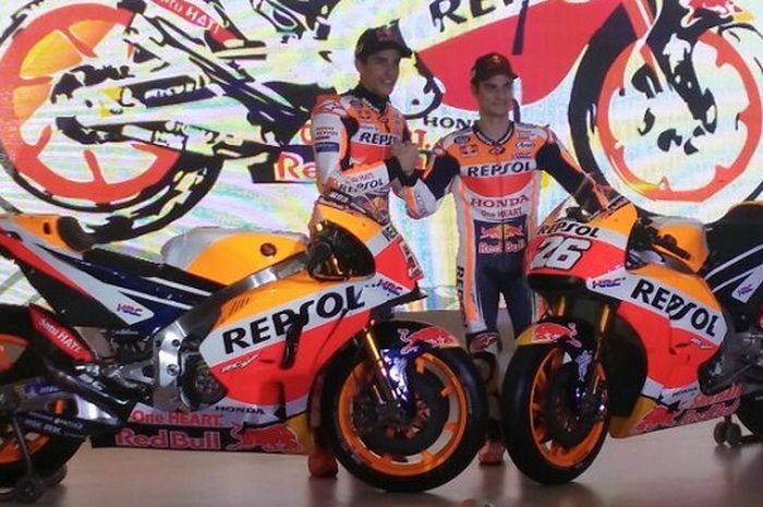 Tim Repsol Honda memperkenalkan livery terbaru di JI Expo Kemayoran, Jakarta.