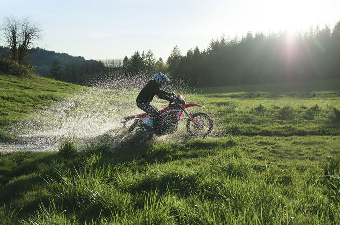 Motor trail dibuat trabasan perlu stopper ban