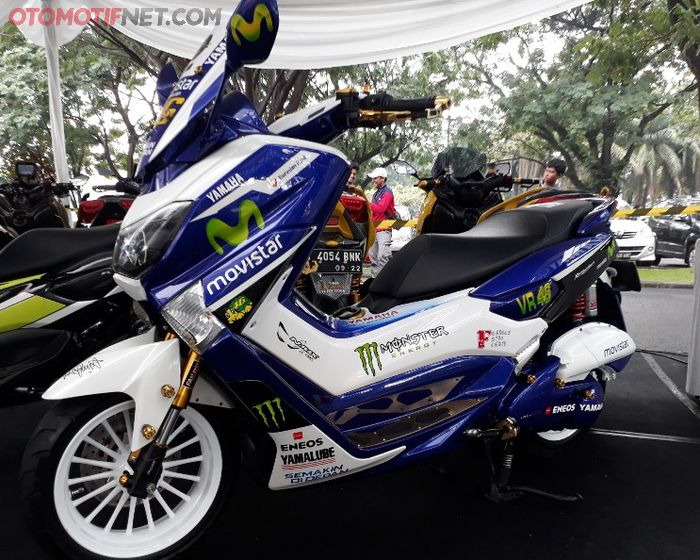 Yamaha NMAX dengan tampilan Yamaha Movistar Valentino Rossi