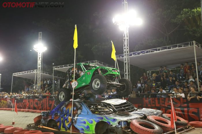 Acara berlangsung hingga Minggu dinihari