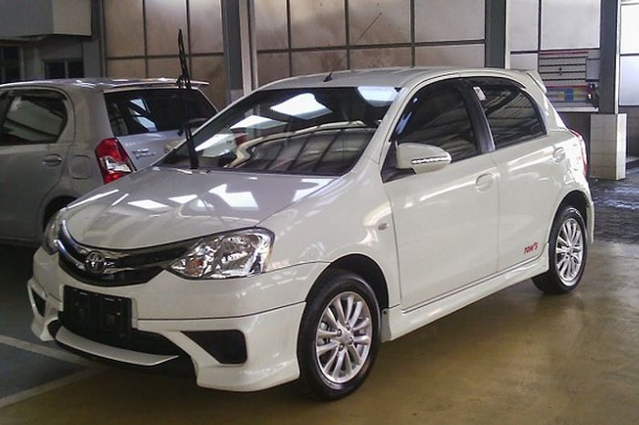 Spesfikasi dan kisaran harga Toyota Etios Valgo G tahun 2017 seken.