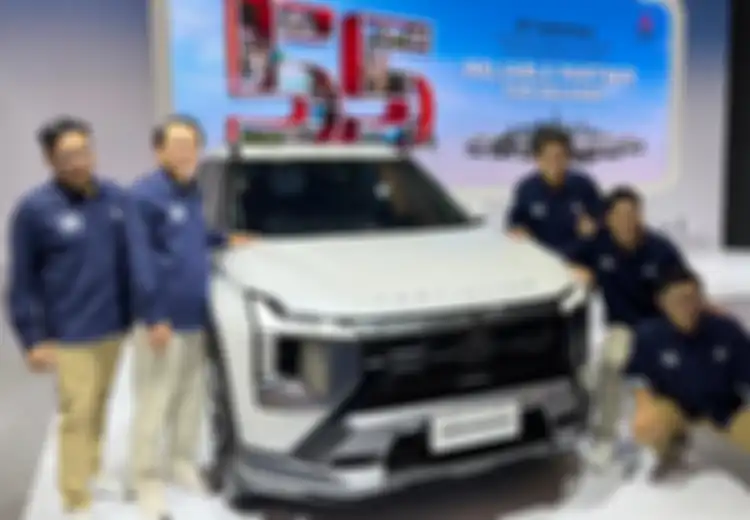 Hadir di GJAW 2025, Mitsubishi Bawa Car of The Year GridOto Award 2025