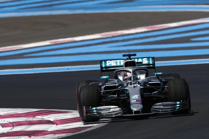 Meski tampil mendominasi jalanya balapan F1 Prancis 2019, Lewis Hamilton sempat mengkhawatirkan kondisi ban di akhir balapan