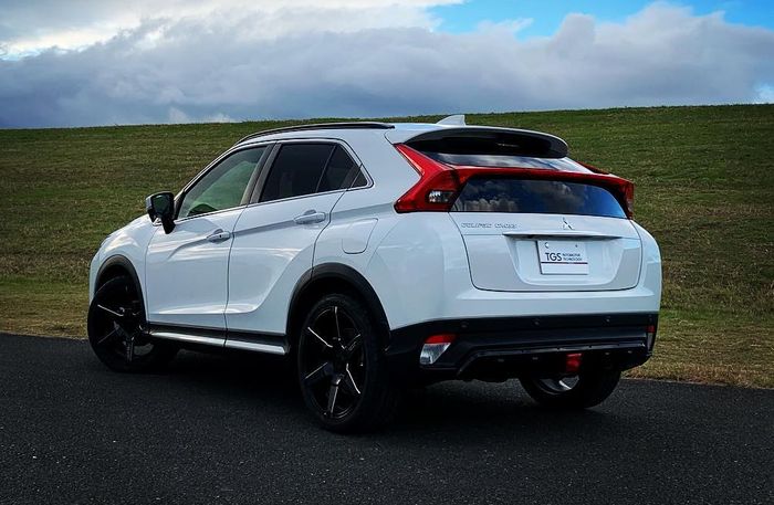 Tampilan belakang modifikasi Mitsubishi Eclipse Cross